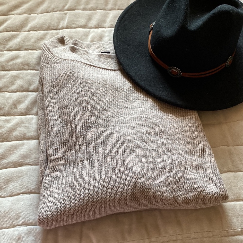 Size small American Eagle sweater